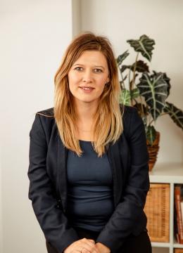 dr. Lucija Hrovat